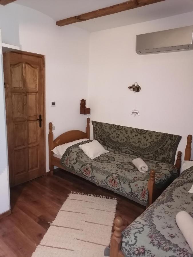 Mives Vendeghaz Hotel Pogany Exterior photo