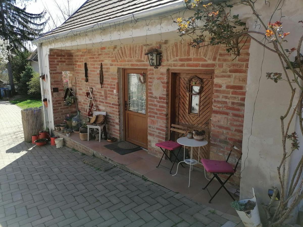 Mives Vendeghaz Hotel Pogany Exterior photo