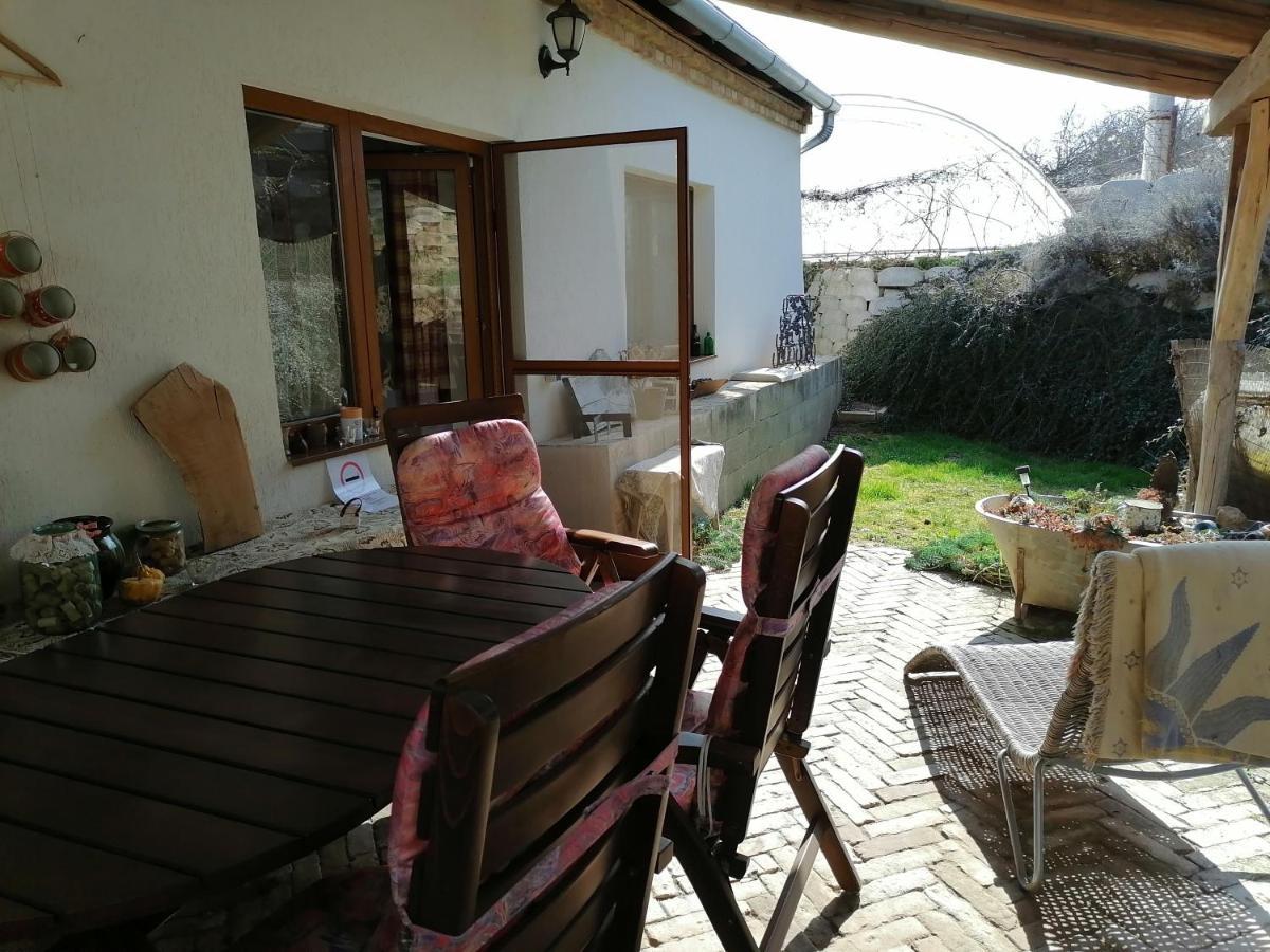 Mives Vendeghaz Hotel Pogany Exterior photo